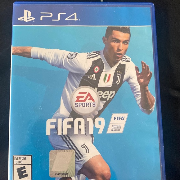FIFA 19 - Picture 1 of 3